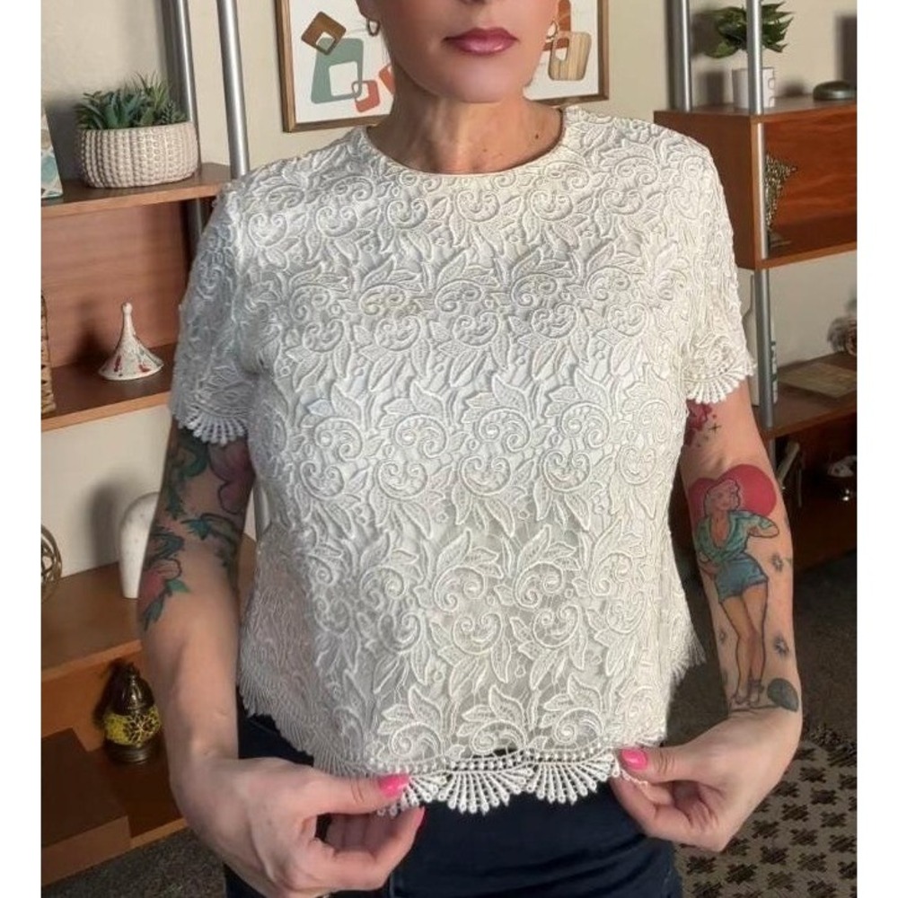 Talots Petites Ivory‎ Floral Lace Button Back Blouse Scalloped Hem 6P